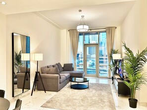 Departamento (1 Bedroom) | Sala de estar | Televisión de plasma de 1 cm con canales vía satélite y televisión