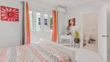 2 Schlafzimmer, Schreibtisch, Bügeleisen/Bügelbrett, WLAN