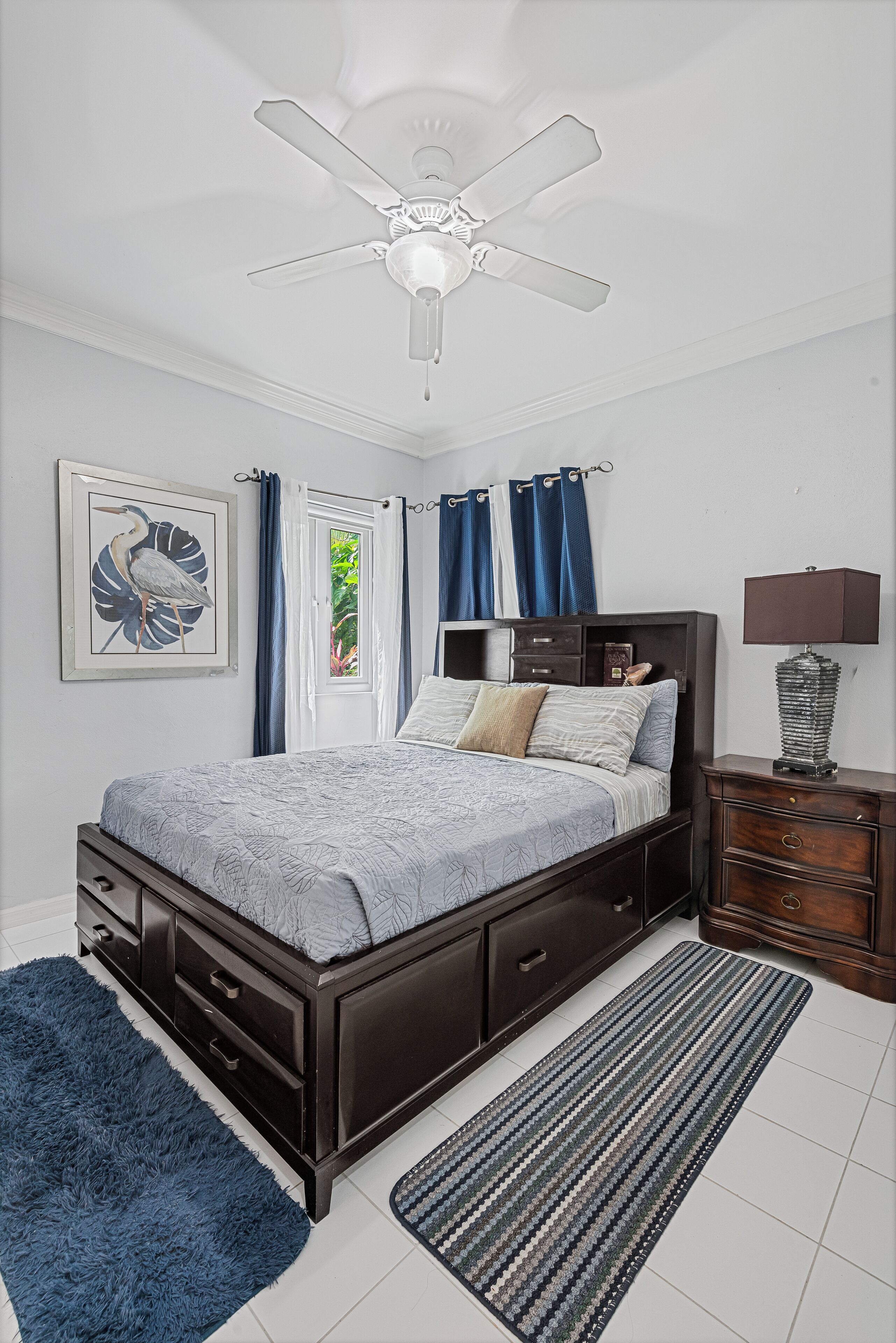2 bedrooms, desk, iron/ironing board, WiFi