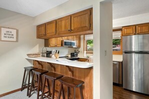 Mikrowelle, Ofen, Herdplatte, Geschirrspüler