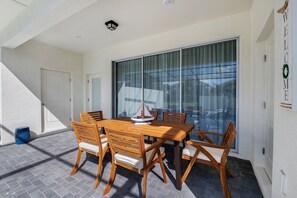 Villa, 5 chambres | Restauration extérieure