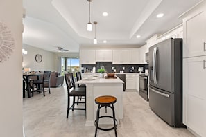 Condo, 3 Bedrooms | Private kitchen