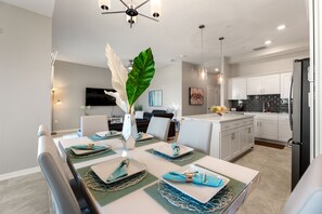 Leilighet, 2 soverom | Eget kjøkken | Kjøleskap, ovn, kaffetrakter/tekoker og brødrister