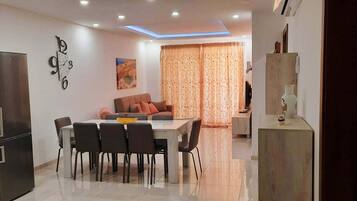 Apartment, Multiple Beds | Dining