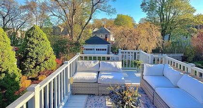 Stunning beautiful and gorgeous Townhome 15 mins to Downtown Boston!