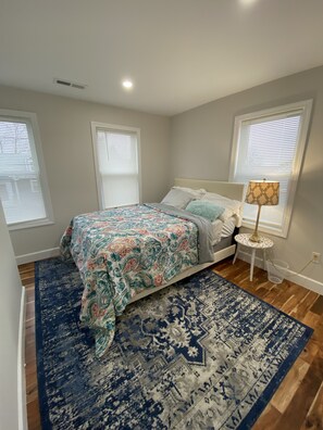 4 bedrooms, desk, free WiFi, bed sheets