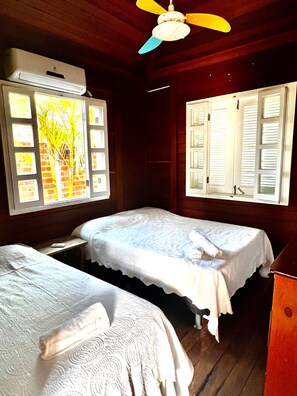 Habitación básica | 2 dormitorios, edredones de plumas, caja fuerte