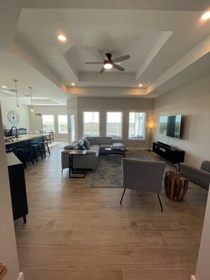 TV - New build on Quiet Wildlife Preserve -37 Val (Laguna Vista)