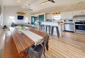 冰箱、微波炉、烤箱、炉灶