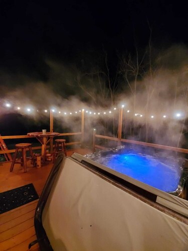 The Banty Rooster - A Couples Getaway in the Mountains of East Tennessee