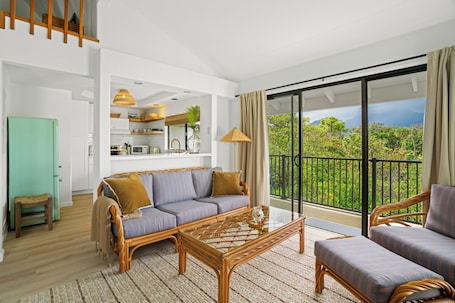 TV, video library, stereo. Top floor 1BR with AC, beach gear, lanai, and mountain views. Walk to the beach!