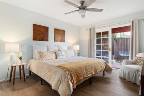 2 bedrooms, iron/ironing board, free WiFi, bed sheets - Nautical Breeze - Walk to Beach, Wharf, Downtown, & Funk Zone! (Santa Barbara)