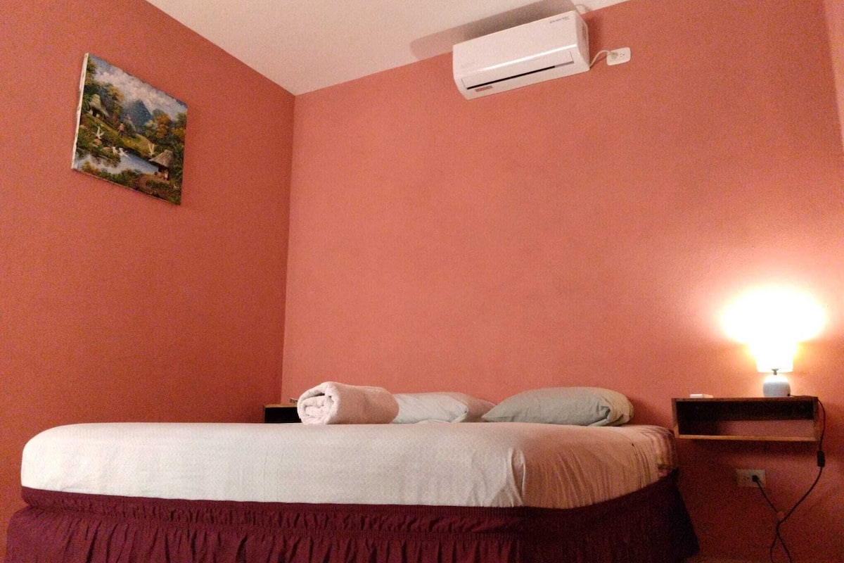economy double room | desk, free wifi, bed sheets