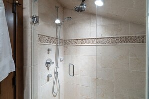 Shower, hair dryer, towels - Cozy mountain retreat for your adventure! Fireplace, Hot Tub Access a/ mountain views (Telluride)
