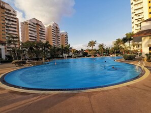 Outdoor pool - View Talay Condo By Tamnak (Pattaya)