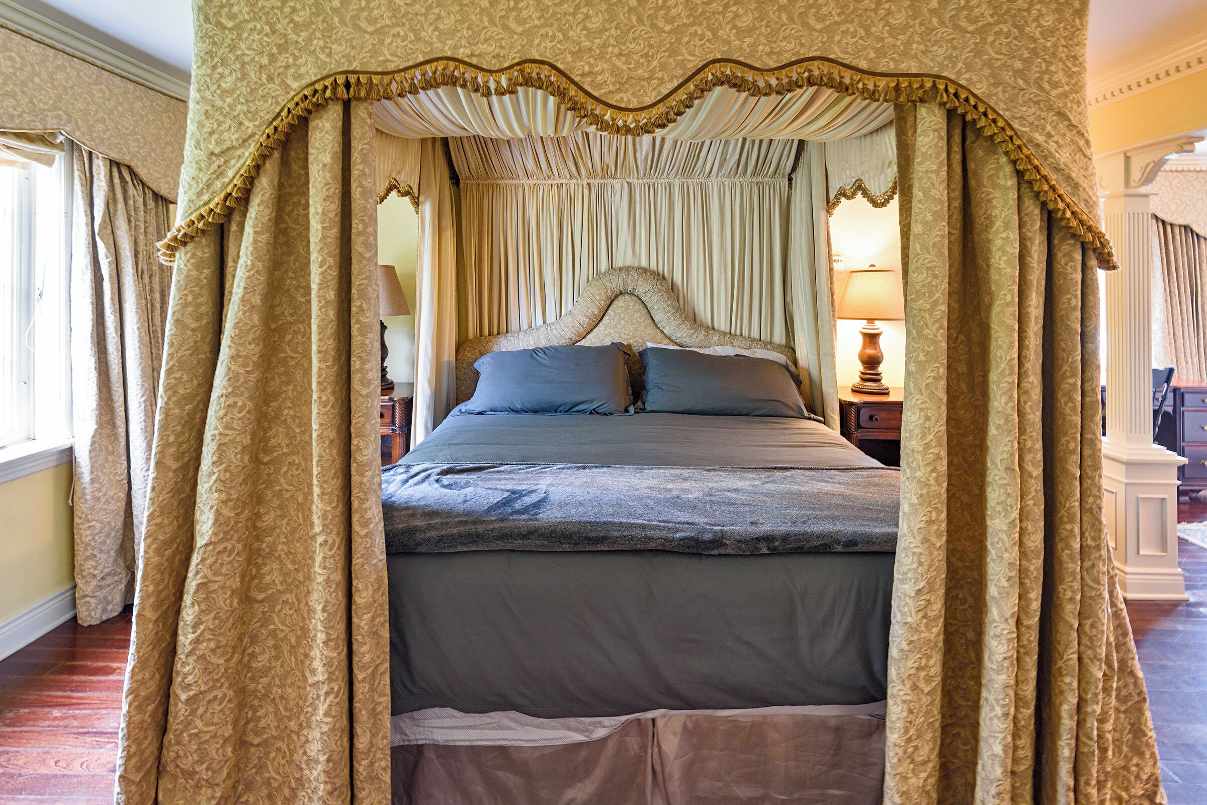 4 bedrooms, desk, iron/ironing board, free WiFi