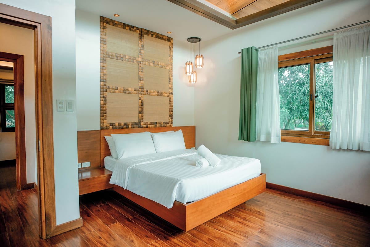 Family Room, 2 Bedrooms, Garden View