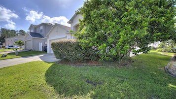 Villa, 4 Bedrooms | Property grounds