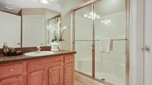 Villa, 4 Bedrooms | Bathroom | Towels, shampoo - Tranquil Hideaway At Sandy Ridge 4 Bedroom Home (Davenport)