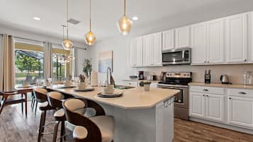 Villa, 6 camere da letto | Cucina privata | Frigorifero, forno, macchina per tè/caffè, tostapane