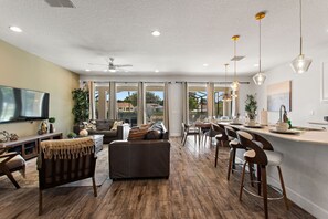 Villa, 6 Bedrooms | Living area | Smart TV