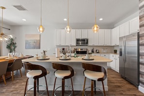 Villa, 6 Bedrooms | Private kitchen