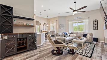 Villa - 5 soveværelser | Opholdsområde | Smart-tv