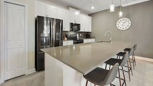 Townhouse, 4 kamar tidur | Dapur pribadi