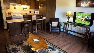 Condo, 1 Bedroom | Interior