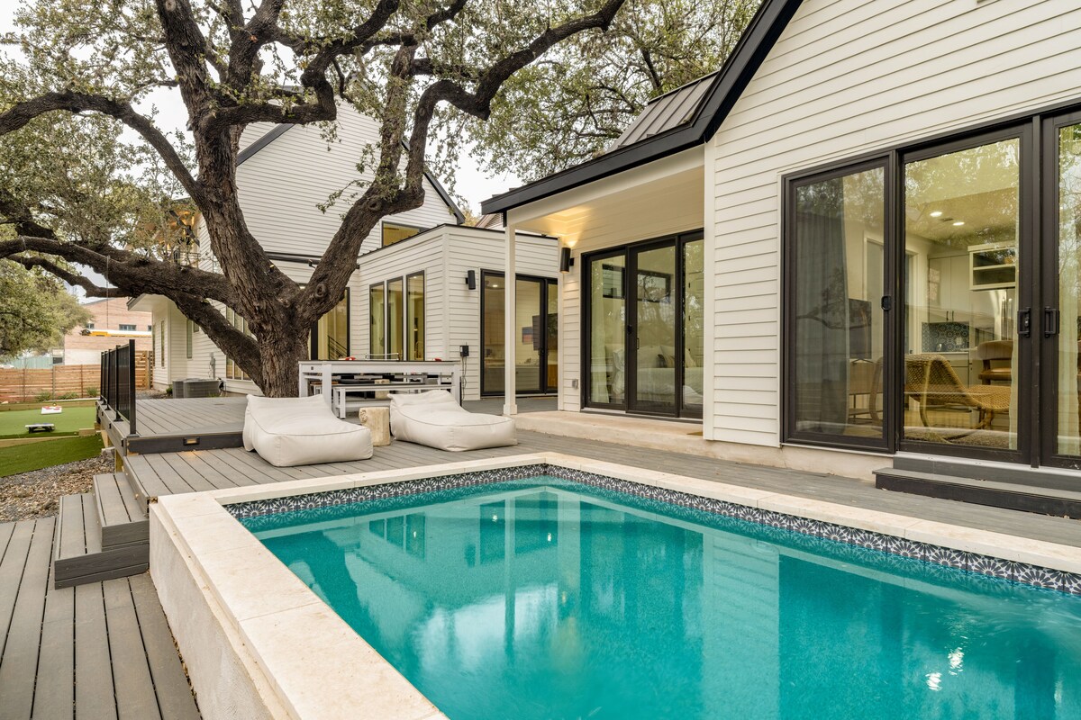 Modern Retreat w/ Pool, Guest House & Deck Lounge | Henley by AvantStay