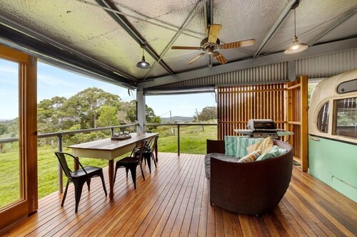 Rosecliffe Bus Stop Cooran