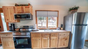 Kabin, 1 kamar tidur | Dapur pribadi | Mesin pembuat kopi/teh, lemari es, oven, dan pemanggang roti