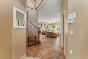 Villa, 6 Bedrooms | Interior