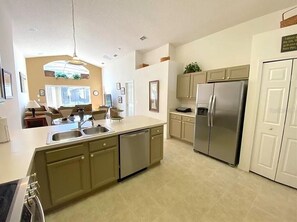 ヴィラ 4 ベッドルーム | 専用キッチン | 冷蔵庫、オーブン、コーヒー / ティーメーカー、トースター