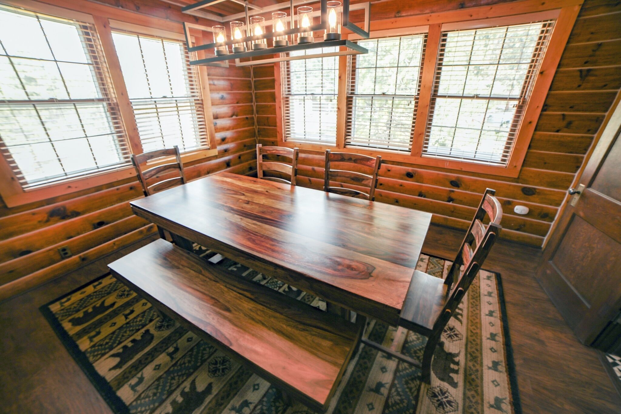 Cabin, 3 Bedrooms | Dining