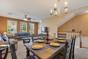 Townhome, 3 Bedrooms | Dining - Vista Cay Resort, Next To Universal 821 3 Bedroom Townhouse (Orlando)