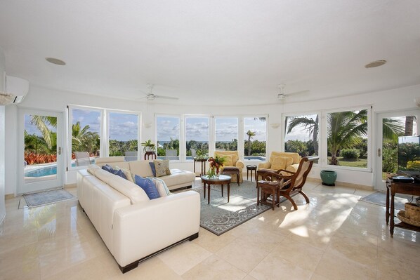 House, 3 Bedrooms | Living area