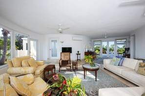 House, 3 Bedrooms | Lobby