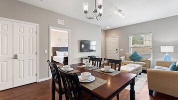 Condo, 3 Bedrooms | Dining