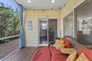 Terrace/patio - The FUN Orange Home in a Great Location With Bonus Game Room (Panama City Beach)