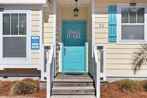Exterior detail - The FUN Orange Home in a Great Location With Bonus Game Room (Panama City Beach)