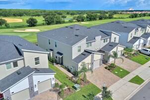 Condo, 2 Bedrooms | Exterior