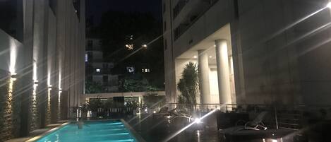 Outdoor pool, a heated pool