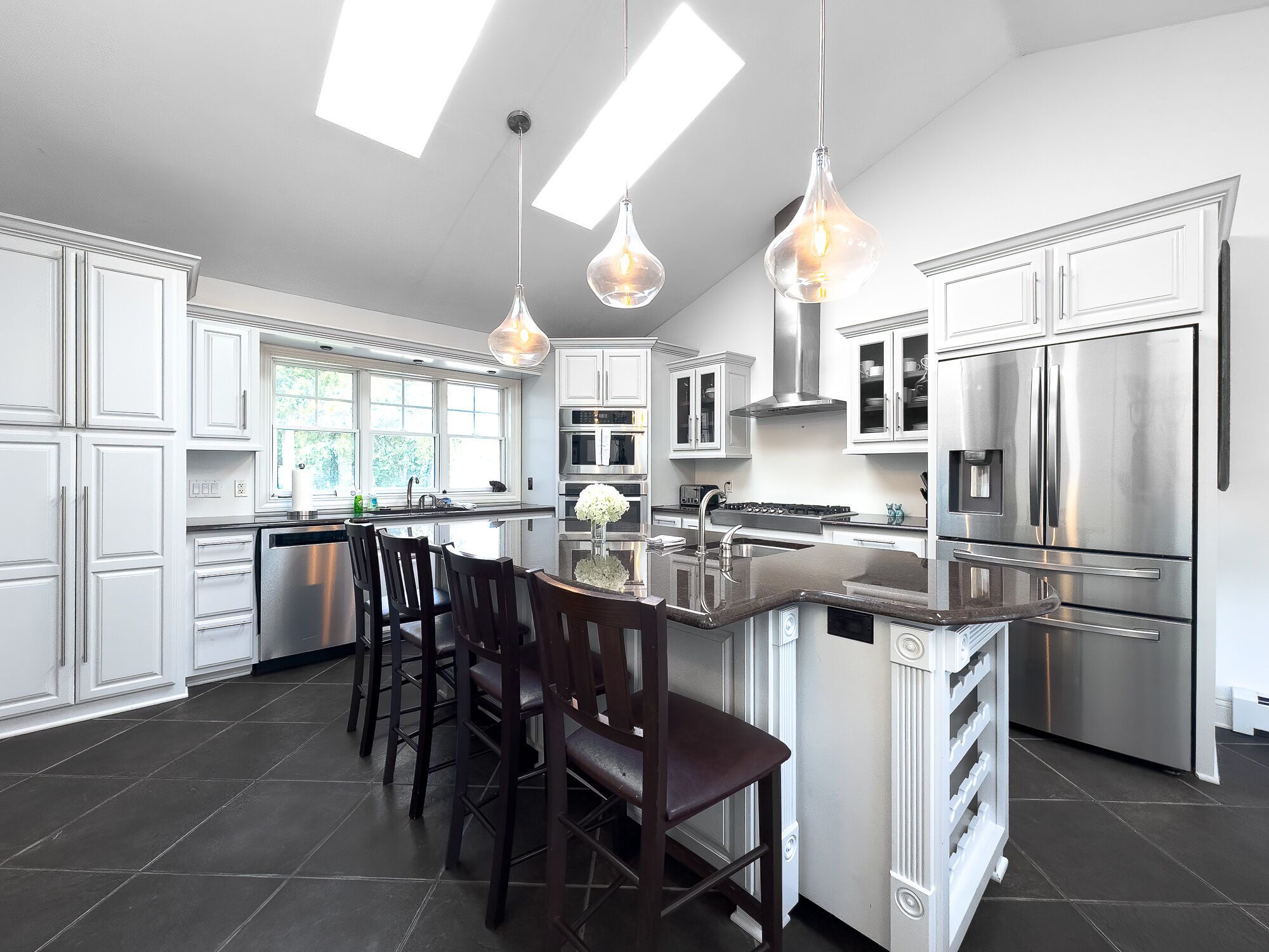 Microondas, horno, parrilla de estufa y lavavajillas 