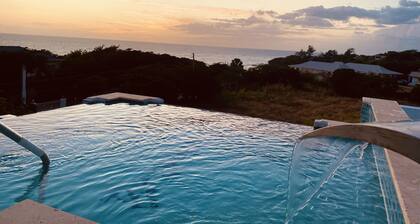 Modern 7 Bedroom Villa - 2 Mins Walk to the Beach - Bramble Beach Villa