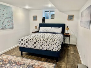 5 bedrooms, desk, iron/ironing board, travel cot