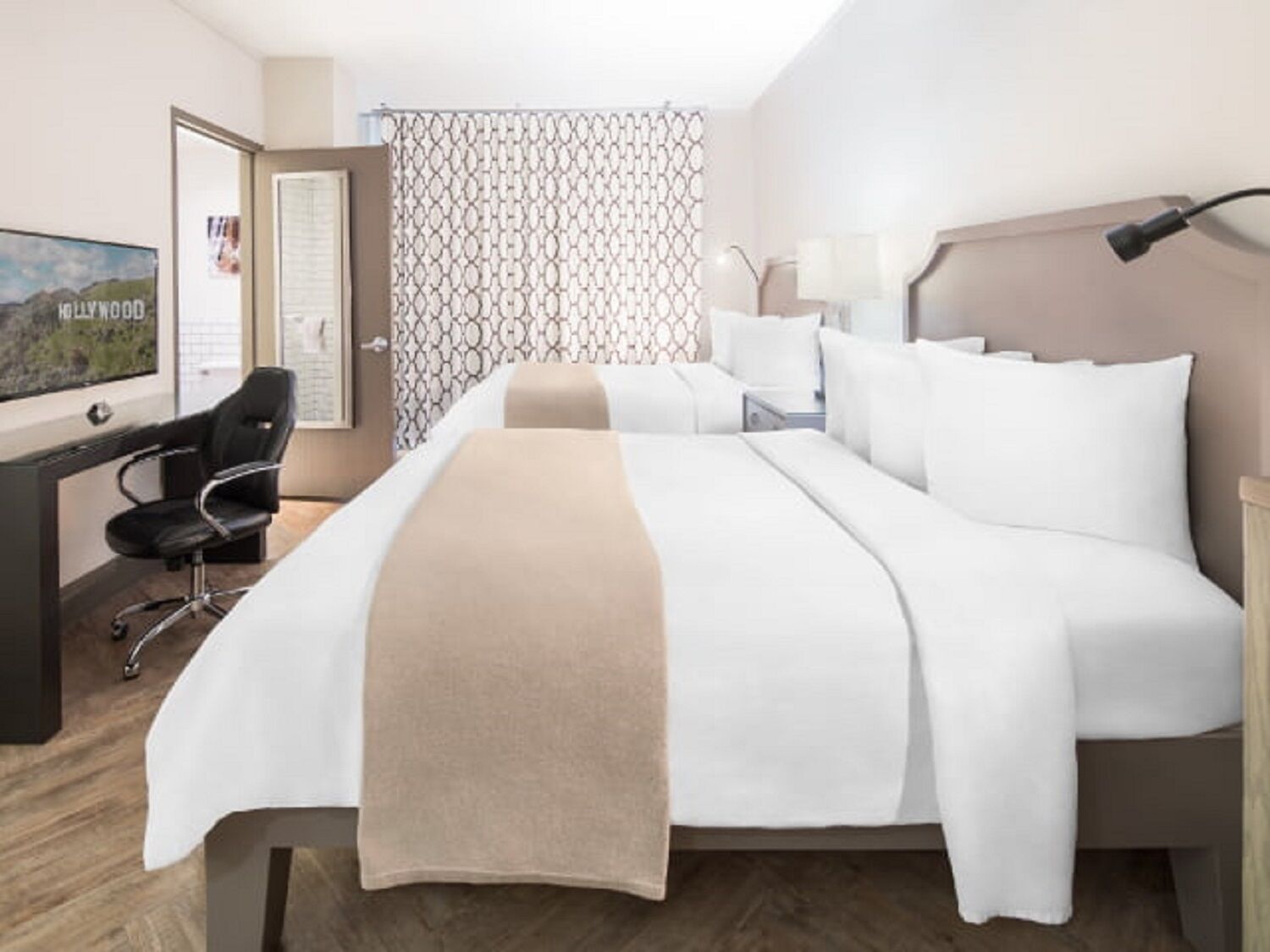 The Luxe Hollywood Experience! w/ Swimming Pool & Onsite Parking, Pet-friendly!
