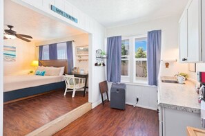 1 soverom, skrivebord, strykejern/-brett og wi-fi (inkludert)