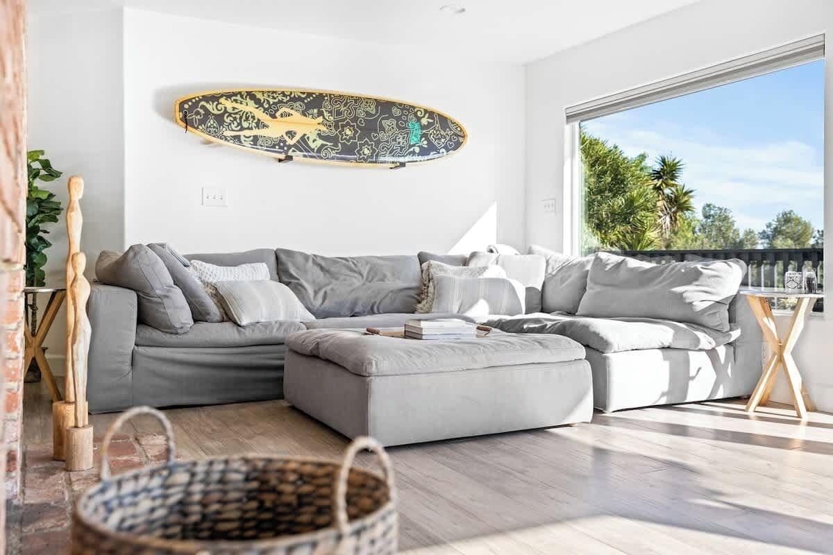 Ocean View Luxury Hillside Home- Ventura Hills - Ventura