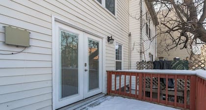 Central Convenient Home with Free Parking #DCottage